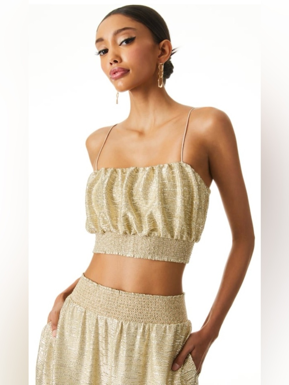 Alice + Olivia Gold Metallic Set:
Wendee Crop Top & Janella Wide Leg Pants /S